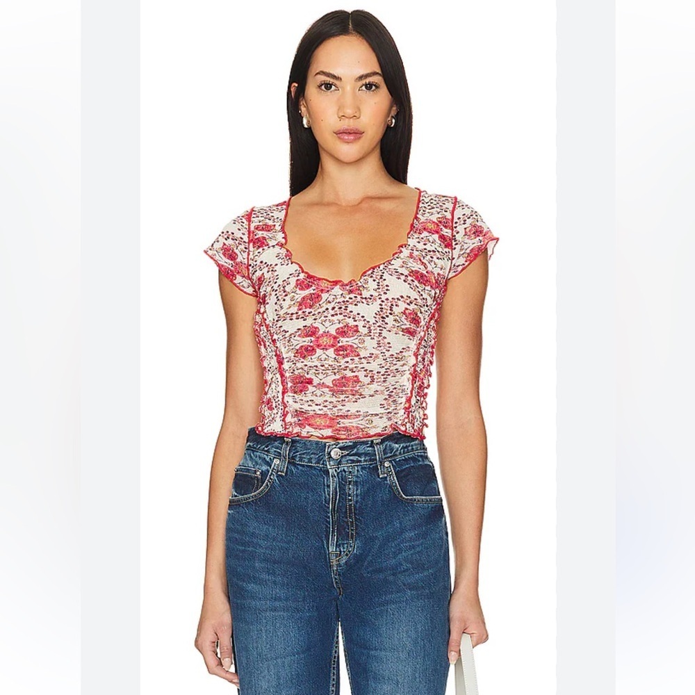 Free People NWT Oh My Baby Tee in Sand Red and White Floral‎ Top